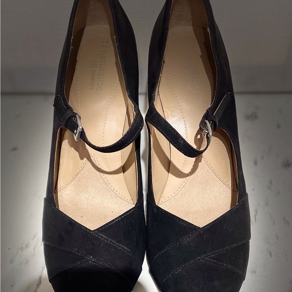 Naturalizer Mary-Jane shoes sz 9